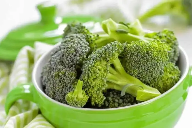 Les 12 aliments brûleurs de graisse naturels les plus puissants Le Brocoli est un brûleur de graisse naturel très efficace riche en fibres insolubles