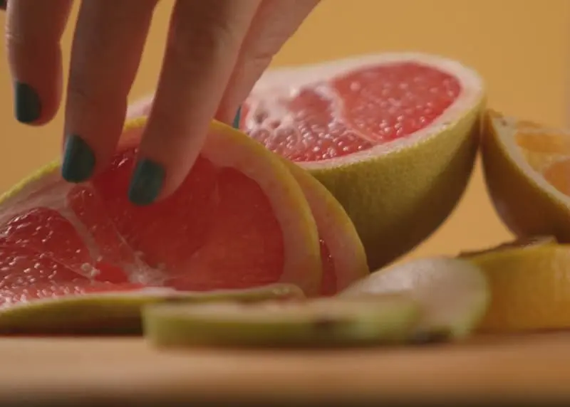 Les meilleurs aliments brûleurs de graisse naturels les plus puissants Le pamplemousse un brûleur de graisse naturel à consommer sans modération